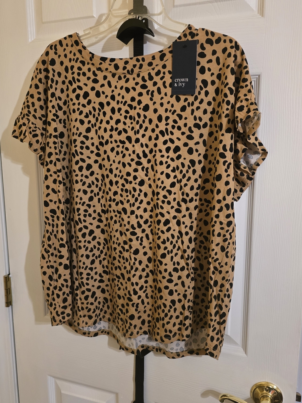crown & ivy Tan and Black Leopard-Spot Short Sleeve Tee